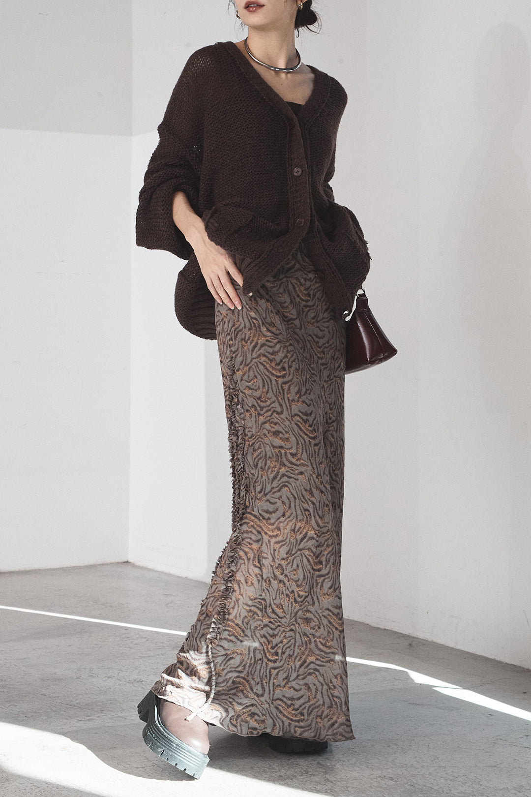 [SET]コード刺繍リラックスニットカーディガン+抽象柄ロングスカート(2set)