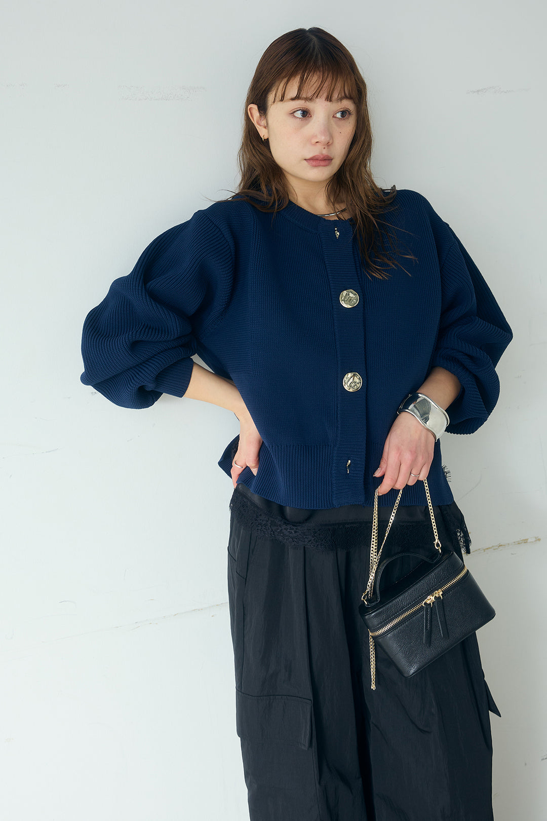 [SET]スポンディッシュBIGボタンクルーネックカーディガン+ブロード切り替えぺプラムタンク(2set)