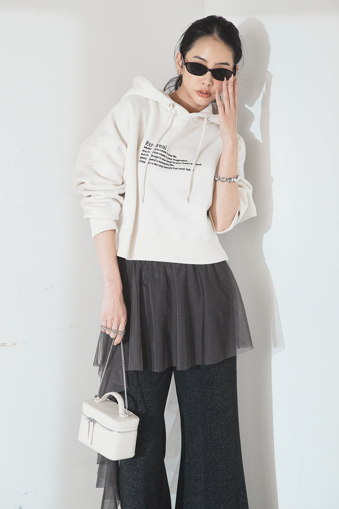 [SET]裏起毛レタリング刺繍フーディショートプルオーバー+チュールレイヤードニットパンツ(2set)