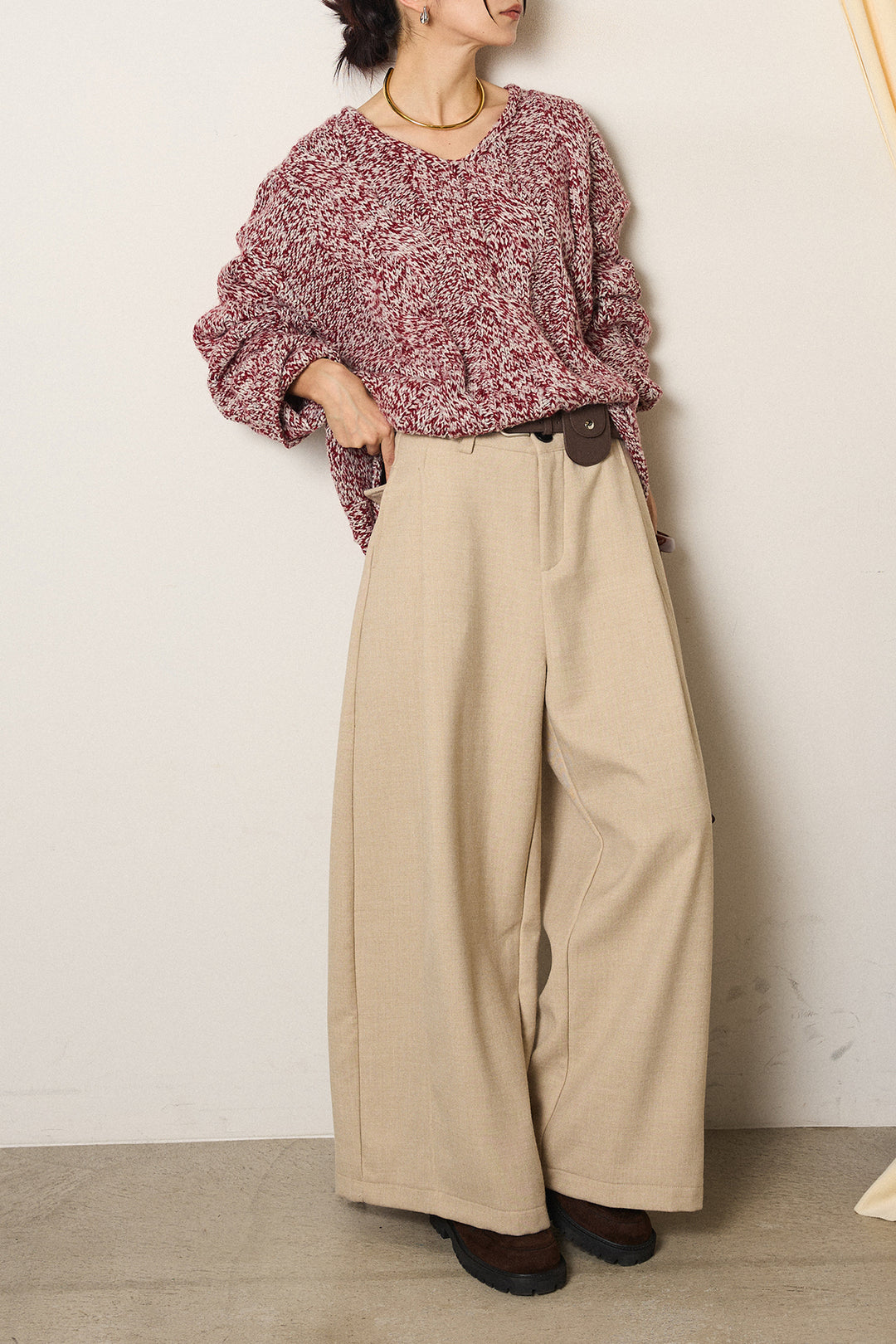 [SET]Vネックミックス編みニットトップス+ポーチベルト付きカーブパンツ(2set)