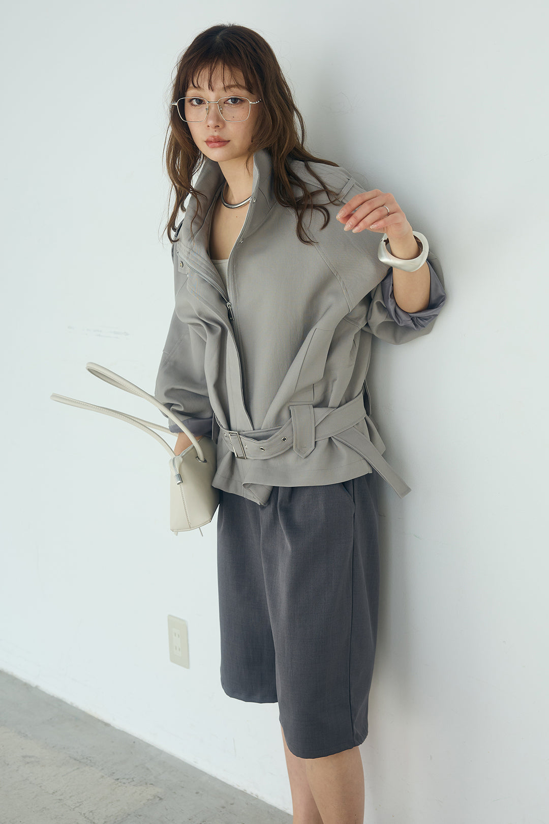 [SET]ベルト付きスタンドネックアウター+ツイルタックハーフパンツ(2set)