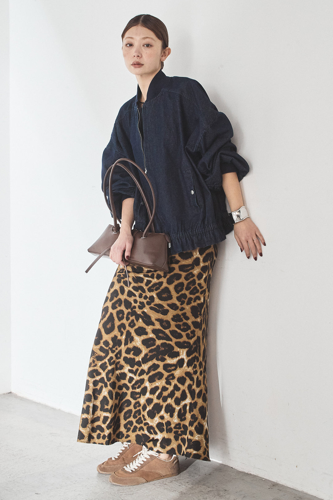 [SET]袖シャーリング裾フリルデニムブルゾン+レオパードサテンナロースカート(2set)