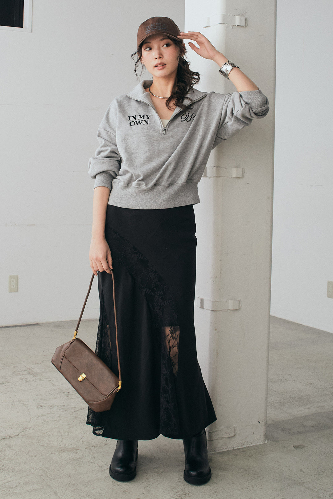 [SET]裏毛ロゴ刺繍ハーフZIPスウェット+刺繍レースデザインサテンスカート(2set)