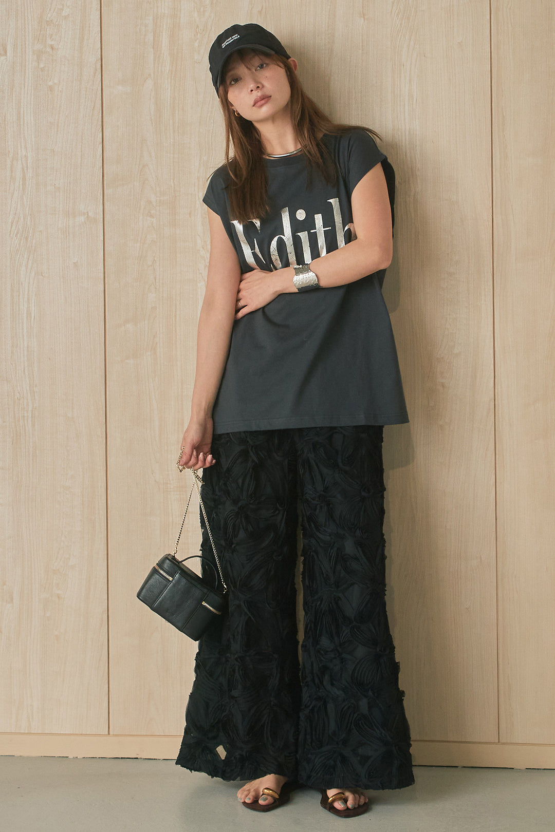[SET]箔ロゴプリントノースリーブTシャツ+立体レースストレートパンツ(2set)