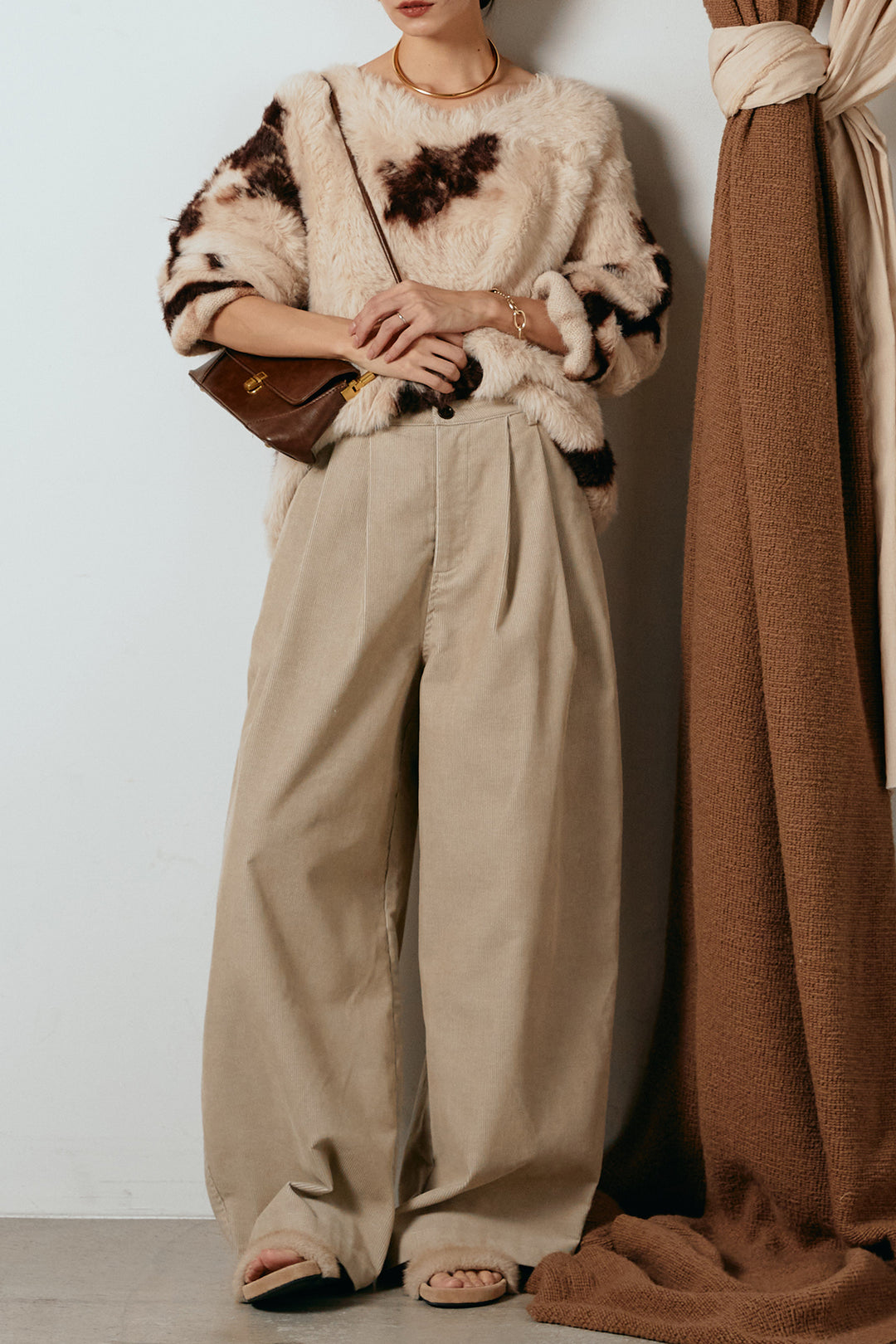 [SET]タイダイ柄シャギーニットトップス+フロントタック入りコーデュロイパンツ(2set)