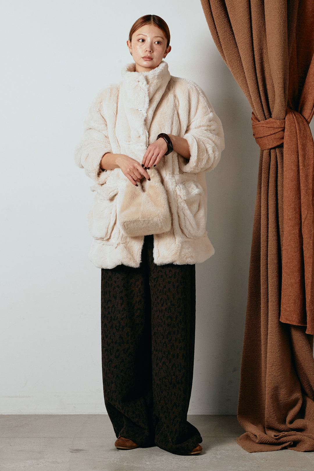 [SET]スタンドネックファーコート+レオパードジャガードニットパンツ(2set)