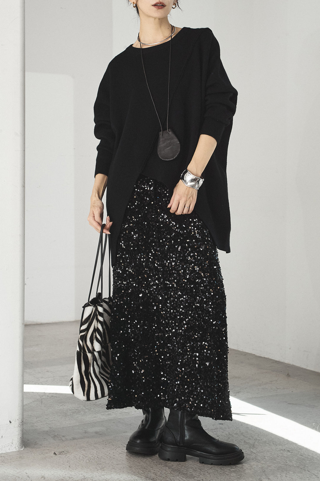 [SET]アシンメトリーデザインニットトップス+スパンコールニットワイドスカート(2set)