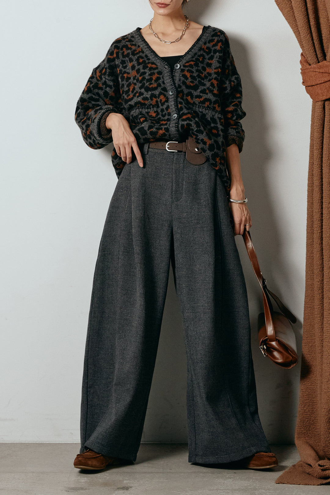 [SET]ステッチデザインレオパードニットカーディガン+ポーチベルト付きカーブパンツ(2set)