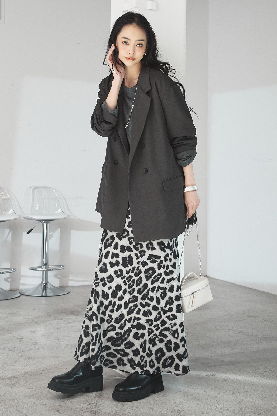 [SET]ルーズシルエットダブルテーラードジャケット+ストレッチロングTシャツ+レオパードサテンナロースカート(3set)