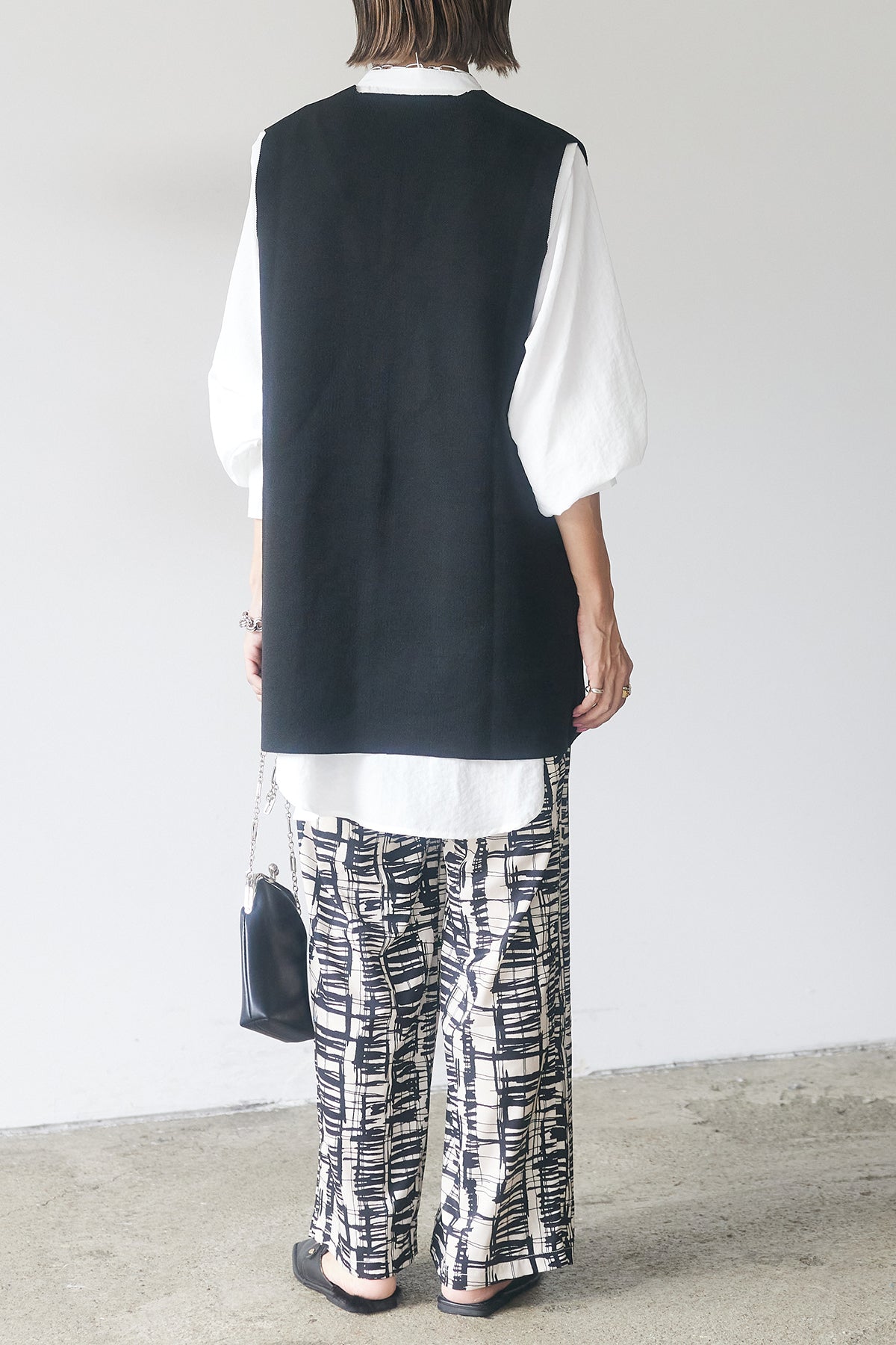 ミナペルホネン　黒いVネックベスト セール】婦人 洗える畦編みショート丈Vネックベスト（ベスト）｜無印