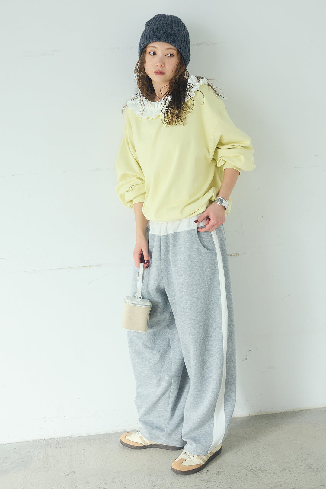 [SET]ネックギャザーフリルスウェット+異素材切り替えスウェットパンツ(2set)