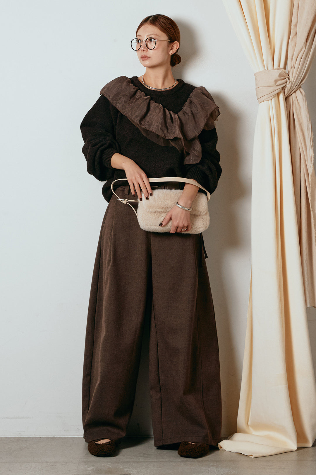 [SET]アシンメトリーフリルニットトップス+ポーチベルト付きカーブパンツ(2set)