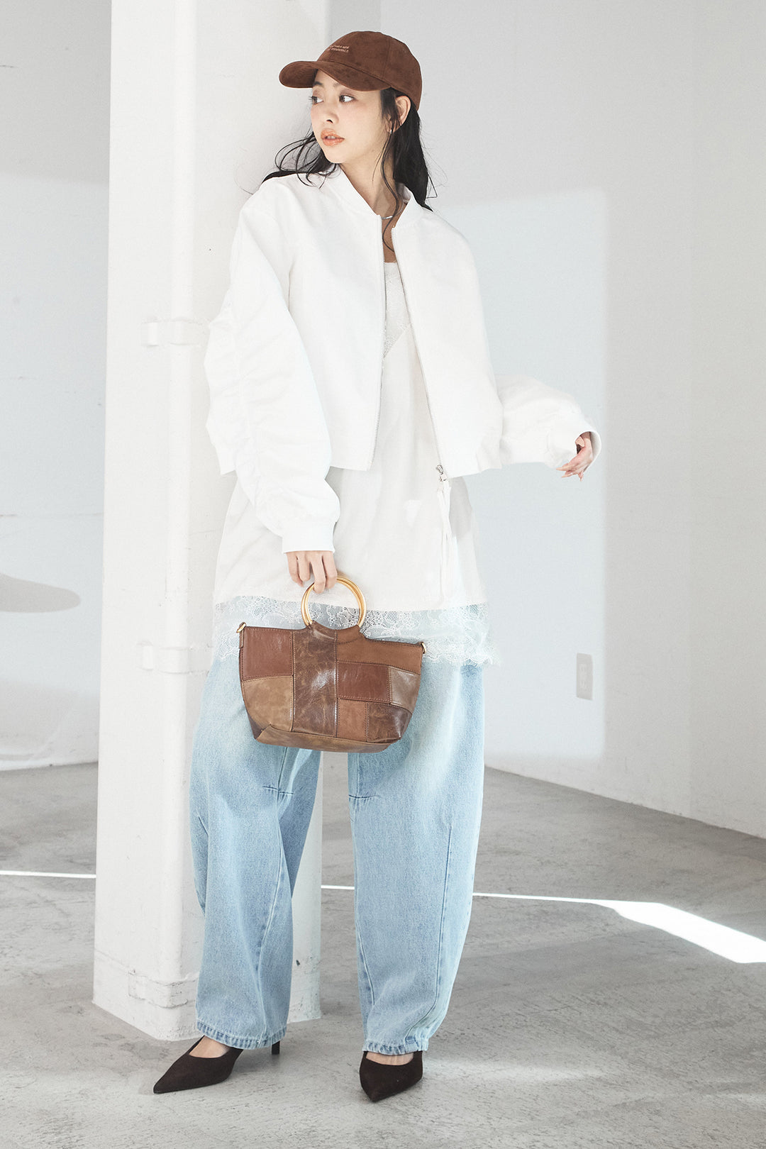 [SET]袖ギャザーデザインブルゾン+レース切り替えキャミソール+デニムアシメカーブパンツ(3set)