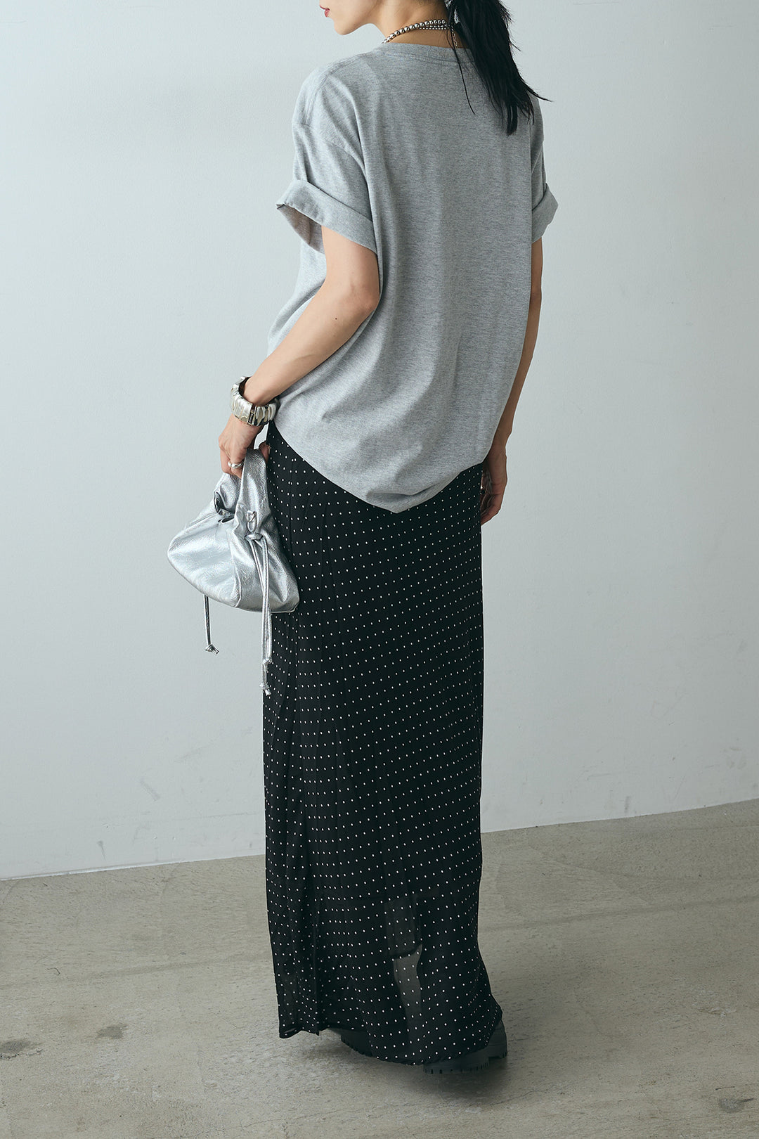 [SET]モノトーンフォトプリントTシャツ+マルチ柄シアースカート(2set)