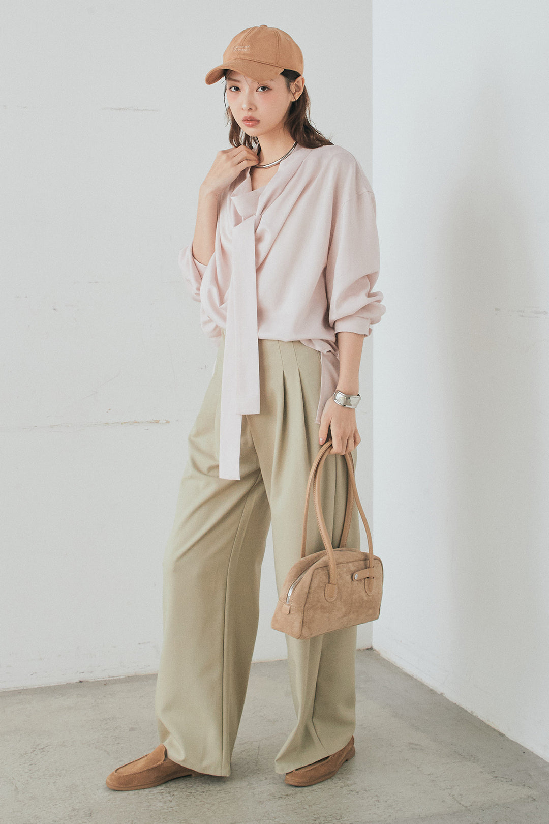 [SET]ニュアンスボータイブラウス+斜めボタンタック入りスラックス(2set)