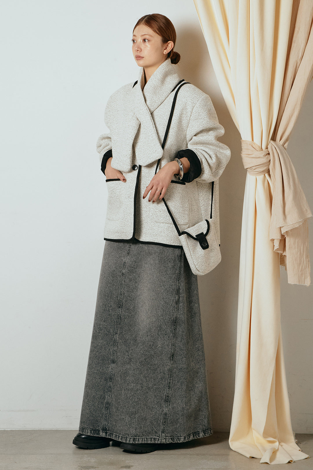 [SET]ノーカラーマフラーバッグ付きアウター+デニムロングフレアスカート(2set)