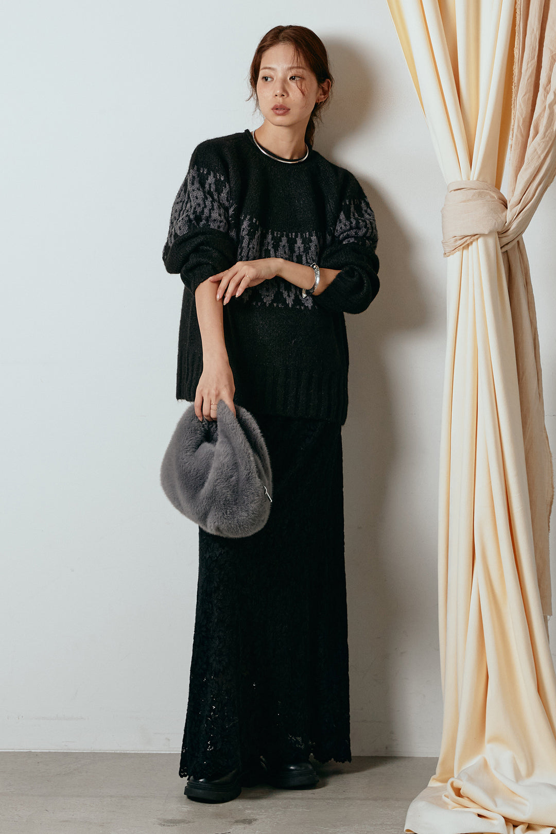 [SET]モノトーン柄ニットトップス+花柄刺繍ベロアフレアスカート(2set)