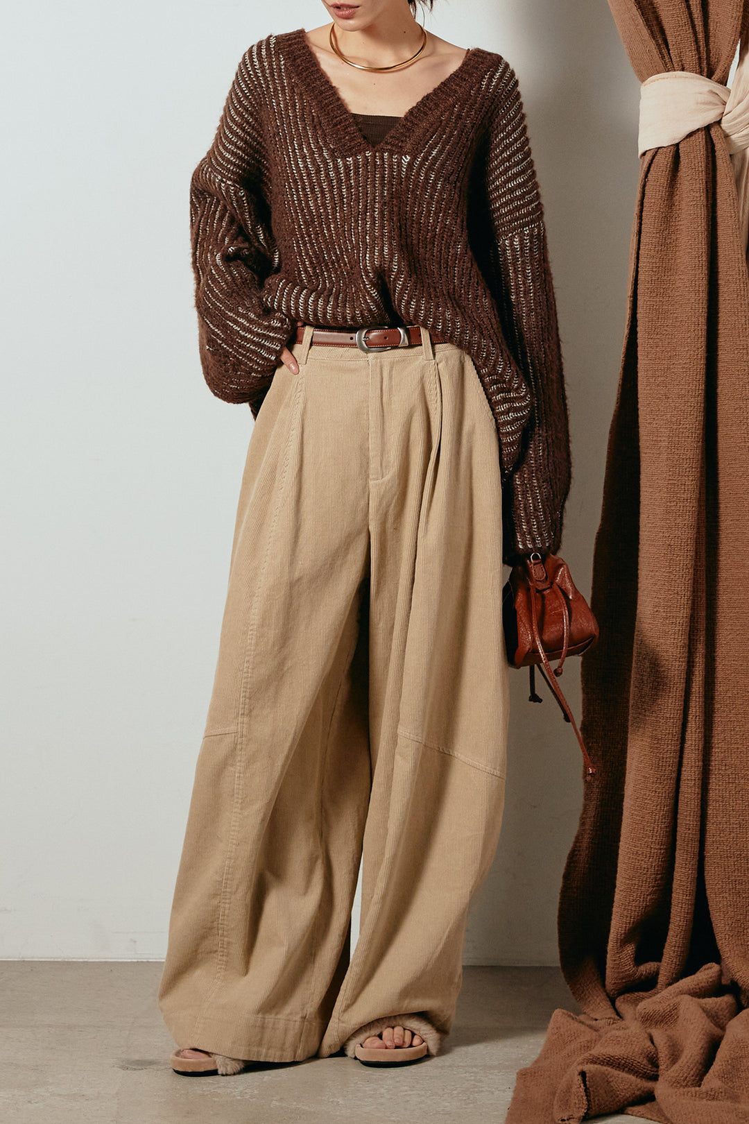 [SET]アルパカタッチ深Vニットトップス+タック入りコーデュロイワイドパンツ(2set)