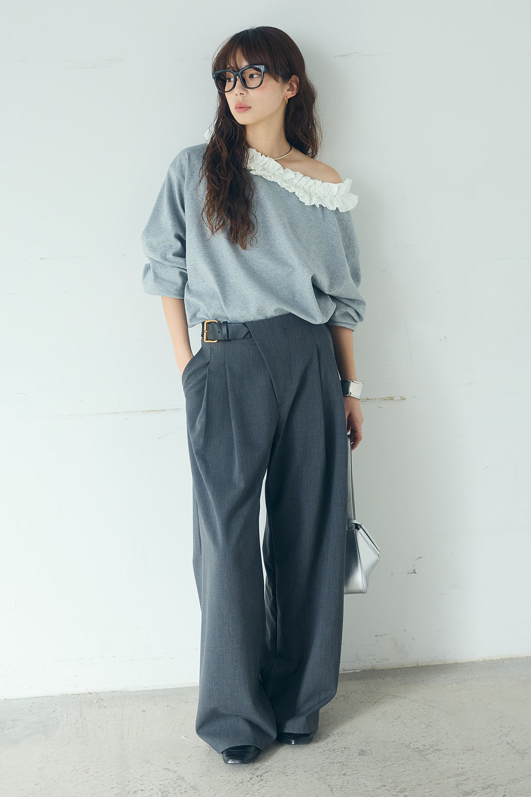 [SET]ネックギャザーフリルスウェット+サイドベルトタック入りスラックス(2set)