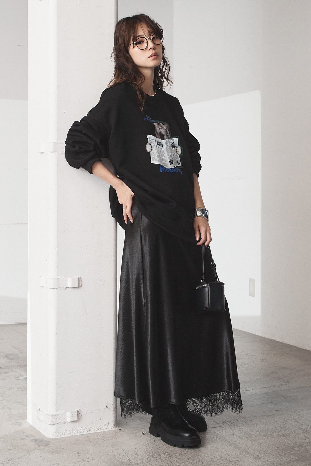 [SET]裏起毛モーニングキャットプリントスウェット+裾レースデザインサテンスカート(2set)