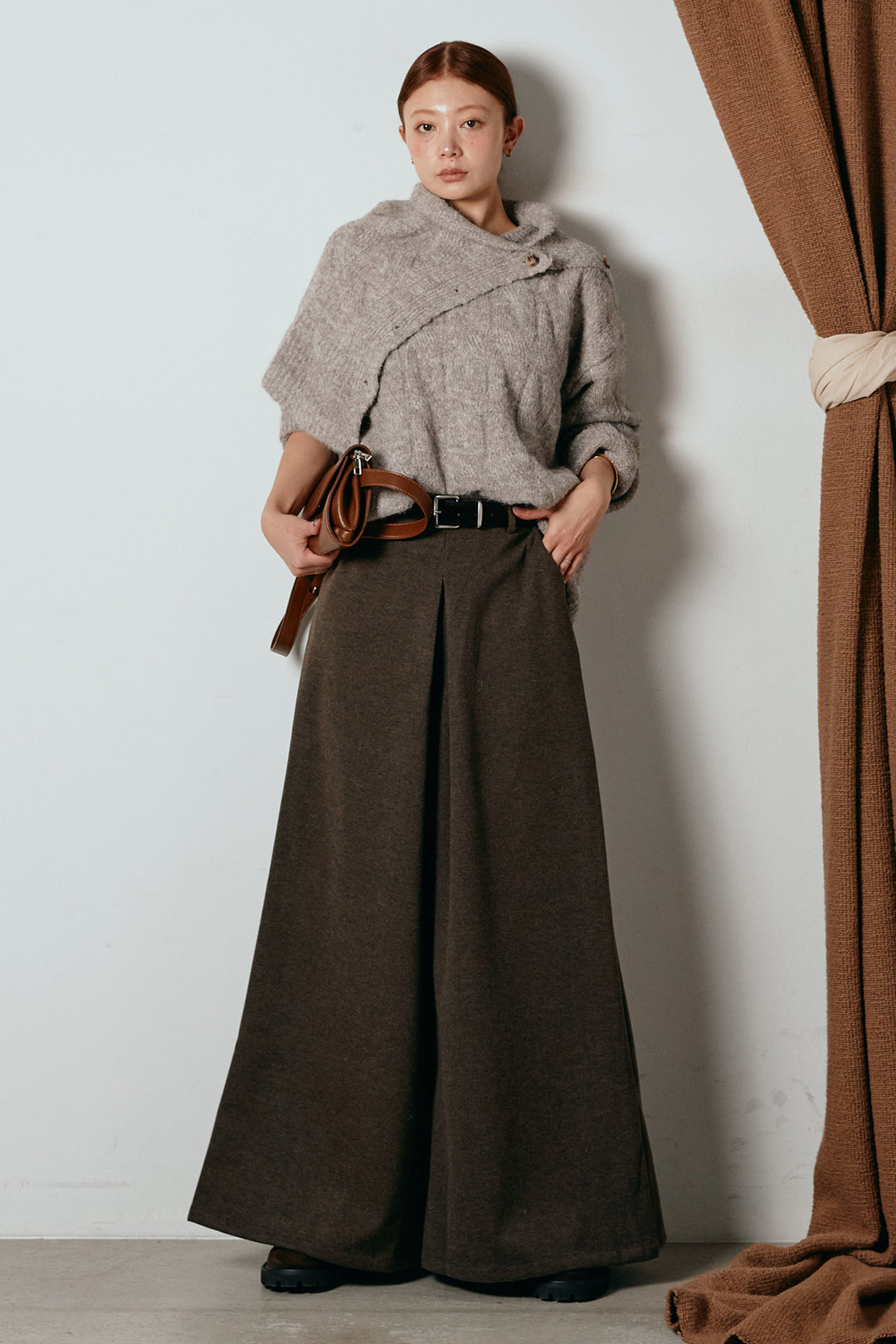 [SET]ケープデザインケーブルニットトップス+ベルト付きフロントタックデザインパンツ(2set)