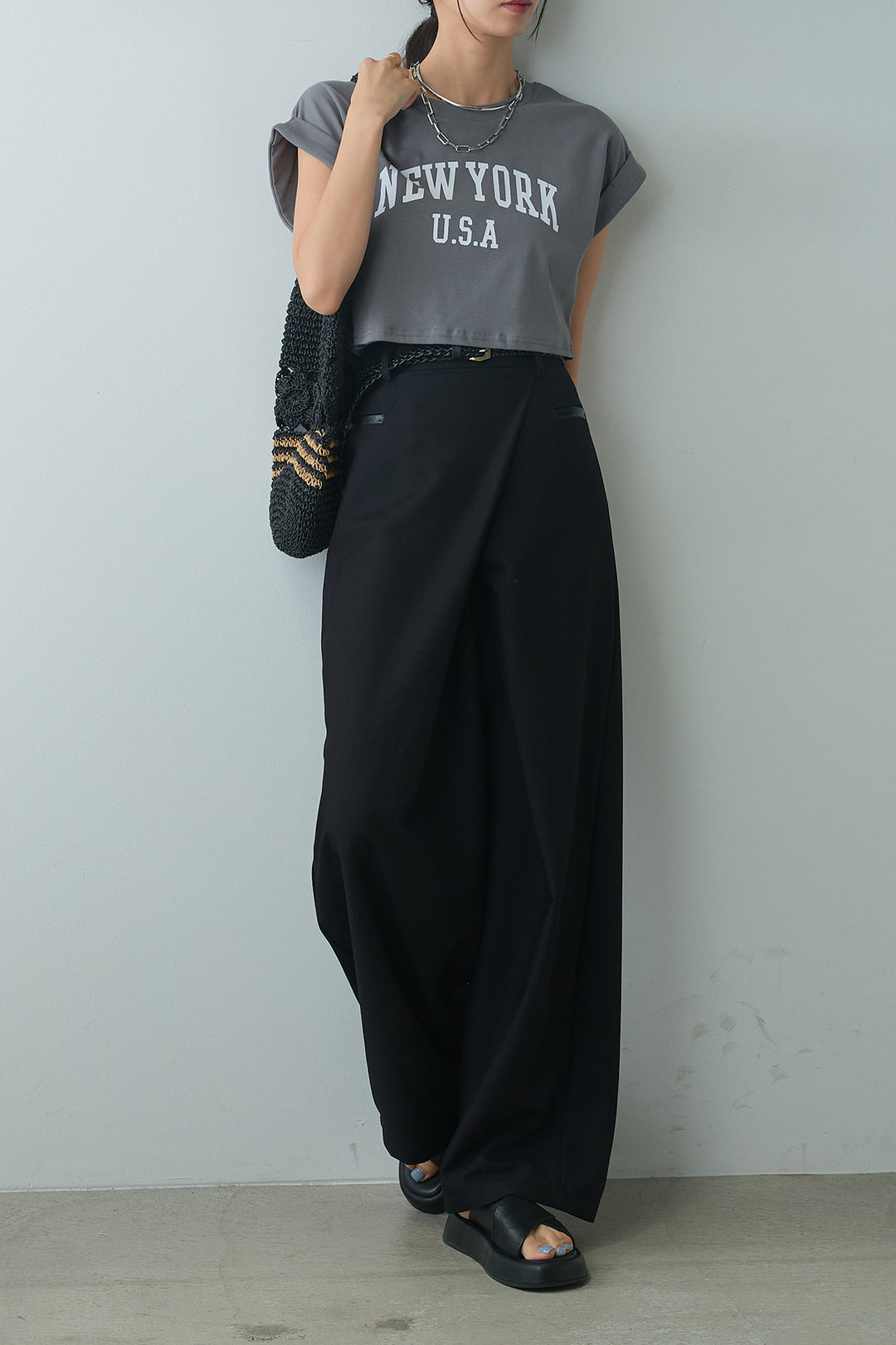 [着回しセット]ショート丈NEWYORKロゴTシャツ+ショート丈NEWYORKロゴTシャツ+ベルト付きクロスデザインパンツ(3set)