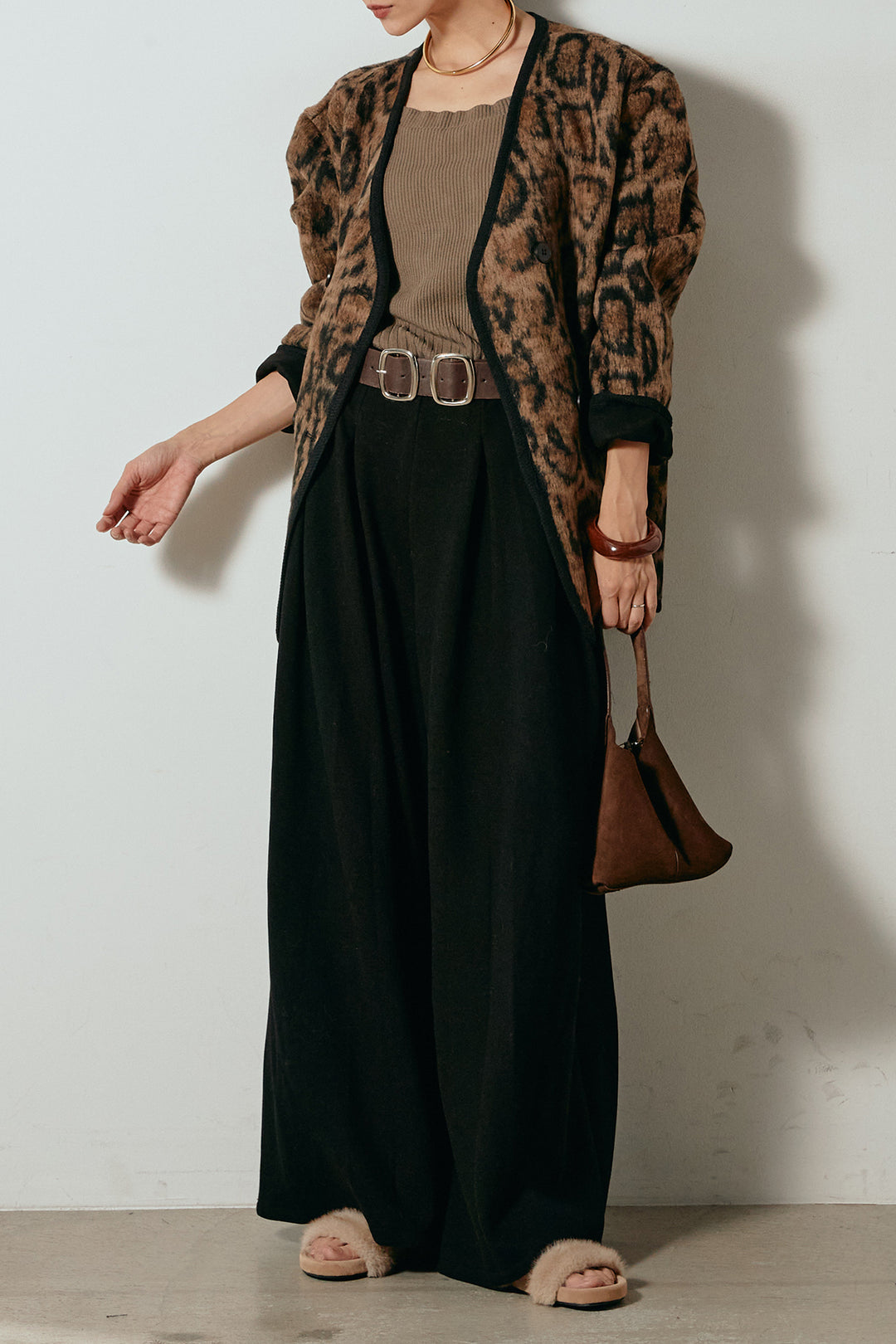 [SET]ノーカラーレオパード柄アウター+フェイクレザー太ベルト付きタックワイドパンツ(2set)