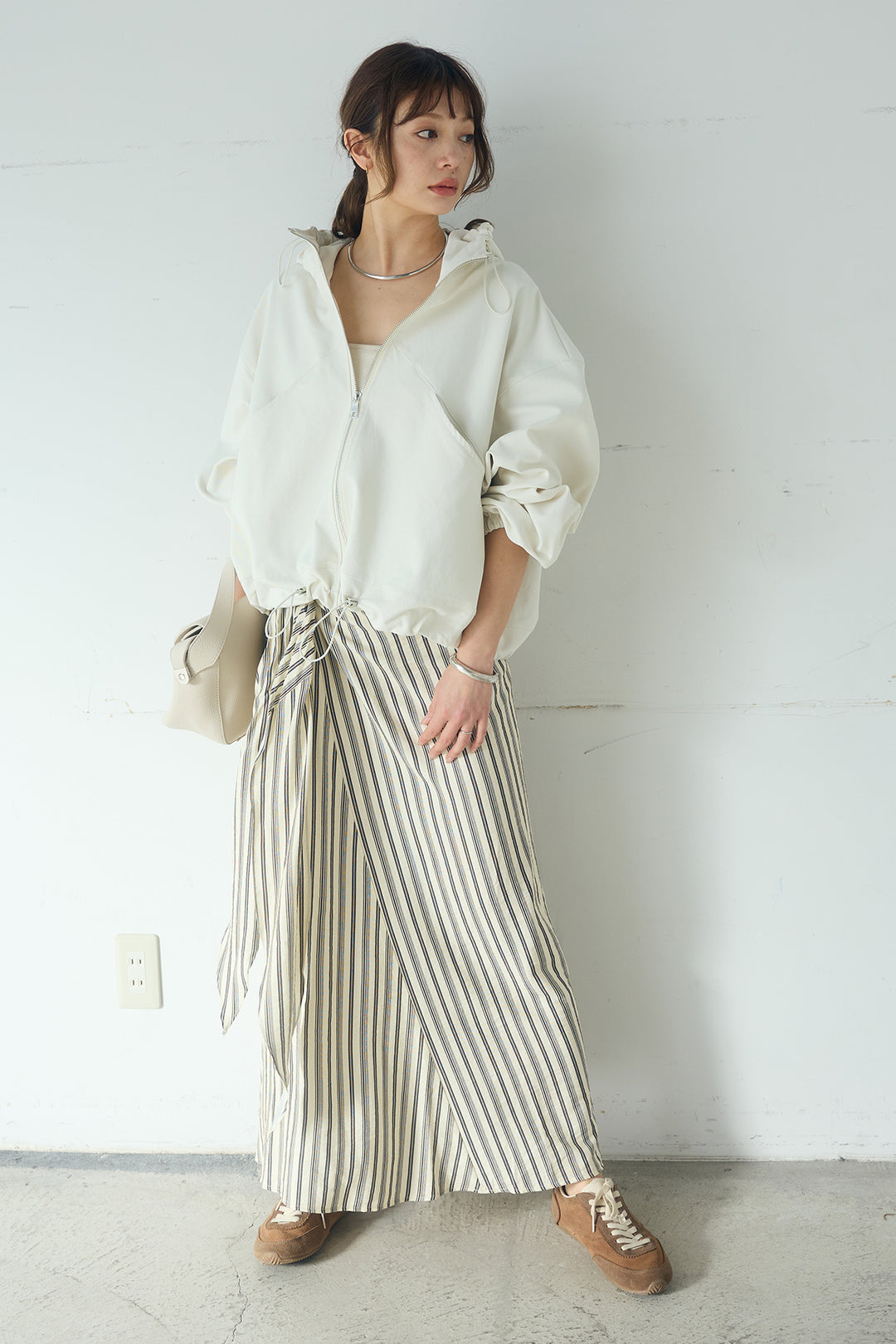 [SET]ネック裾絞りブルゾンアウター+マルチピンストライプ柄巻きスカート(2set)