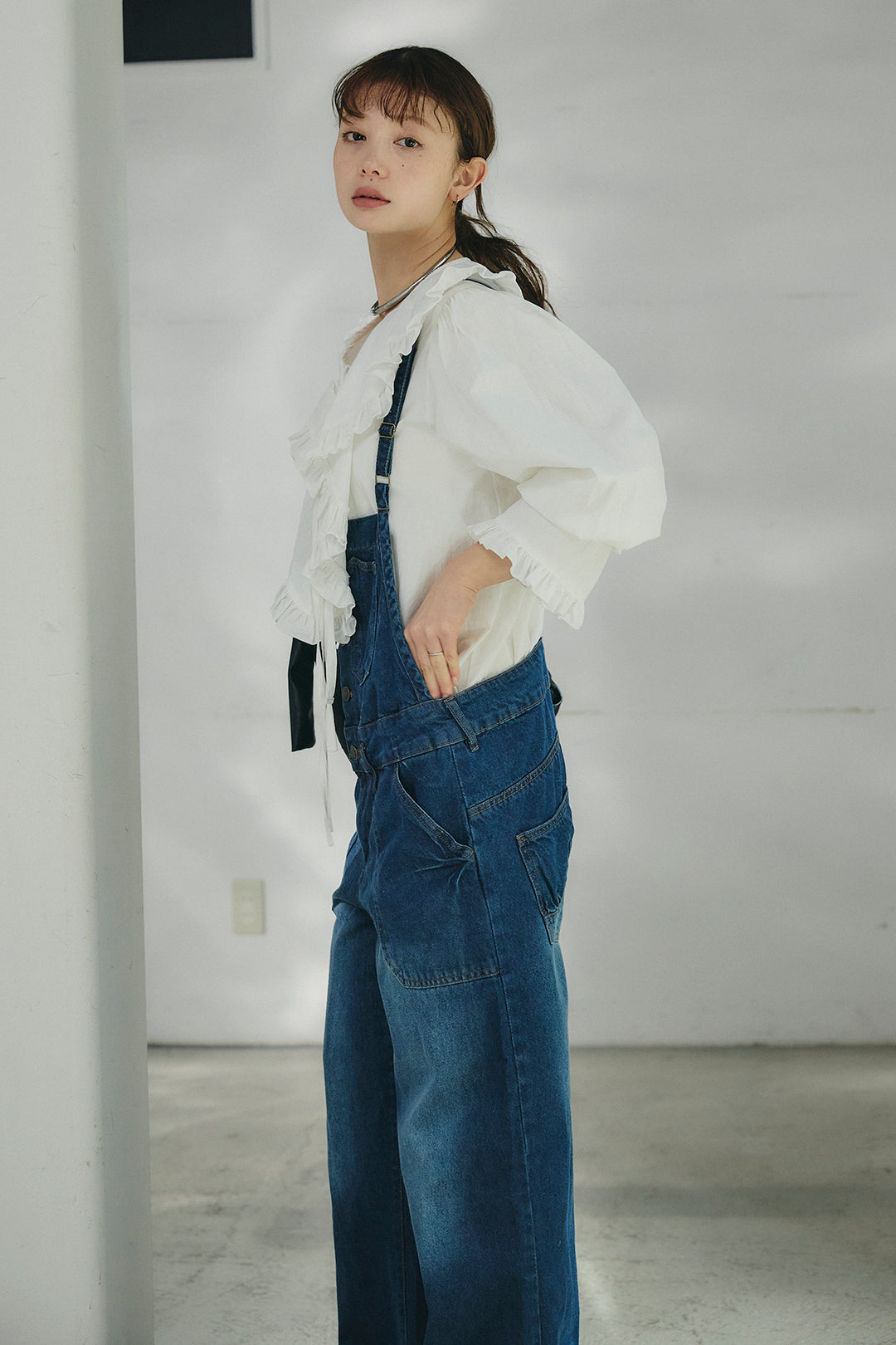 [SET]コットンフリルブラウス+デニムサロペットワイドパンツ(2set)