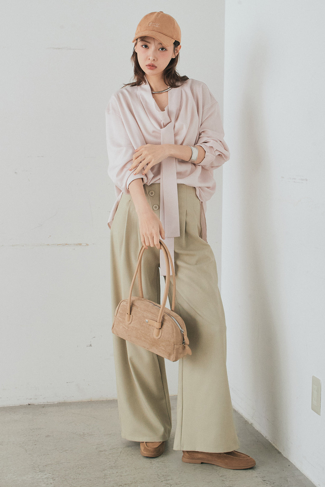 [SET]ニュアンスボータイブラウス+斜めボタンタック入りスラックス(2set)