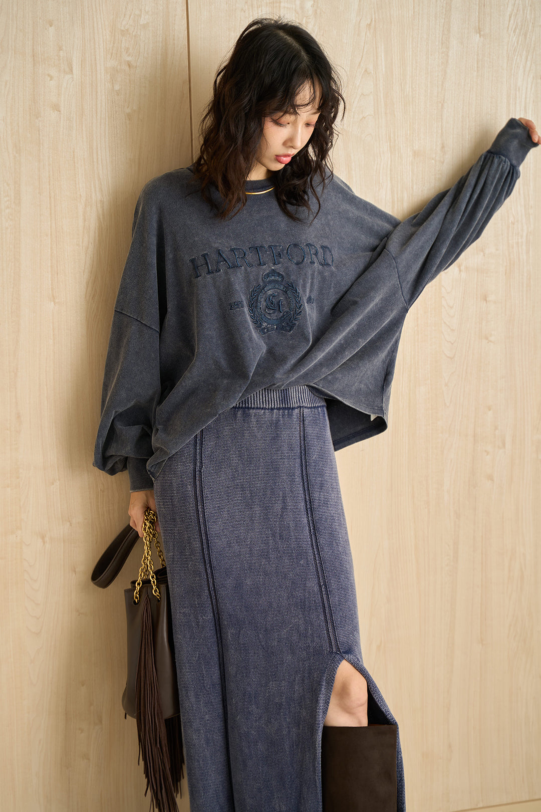 [SET]袖ボリュームHARTFORD刺繍Tシャツ+ピグメントリラックスニットスカート(2set)