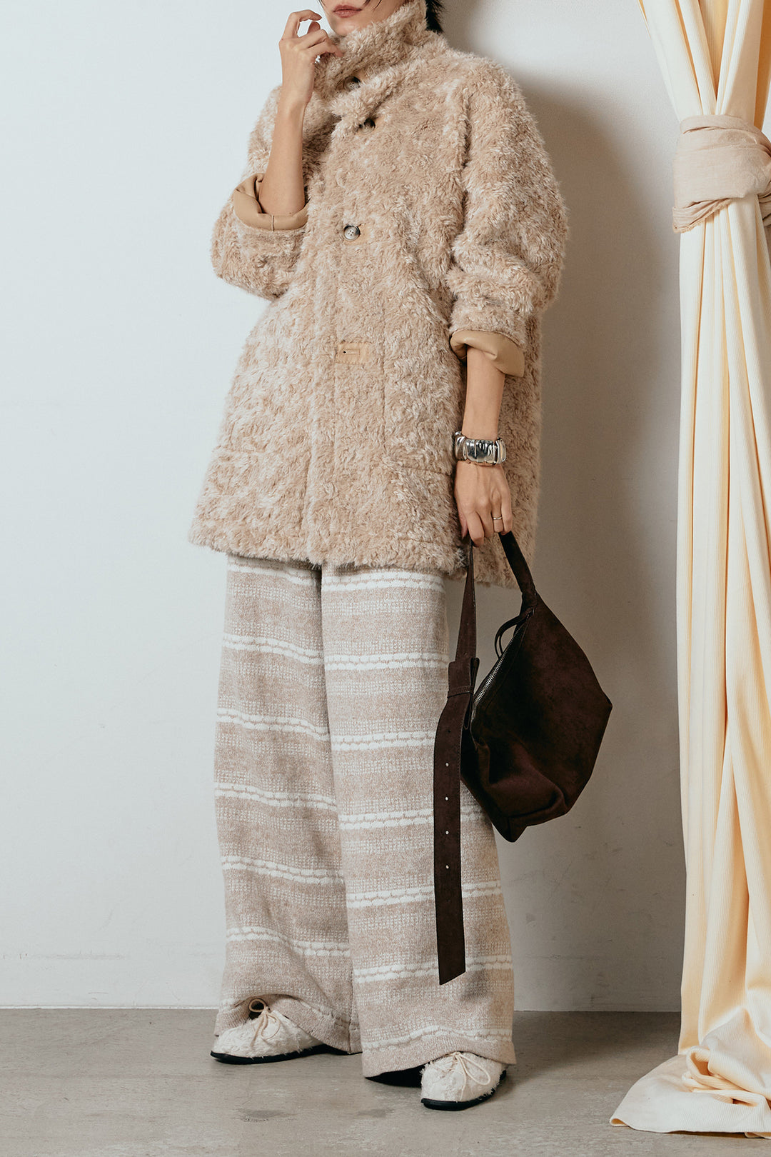 [SET]リバーシブルボアアウター+マルチライン柄リラックスニットパンツ(2set)