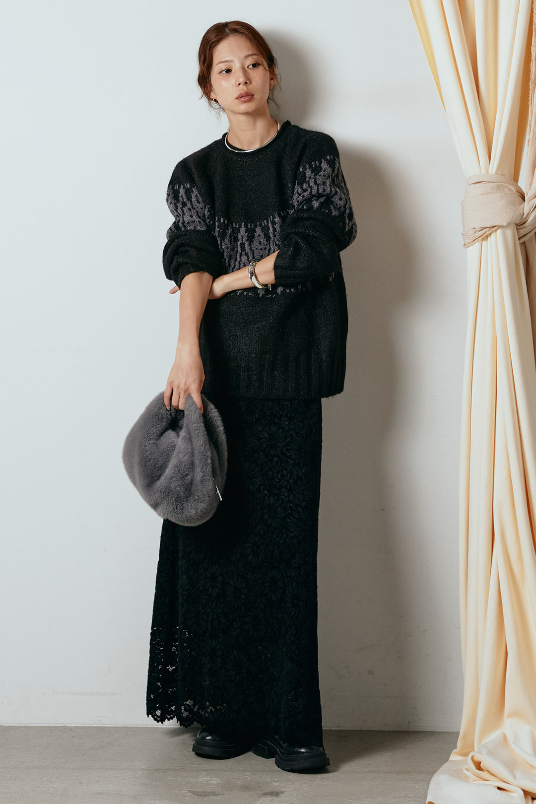 [SET]モノトーン柄ニットトップス+花柄刺繍ベロアフレアスカート(2set)