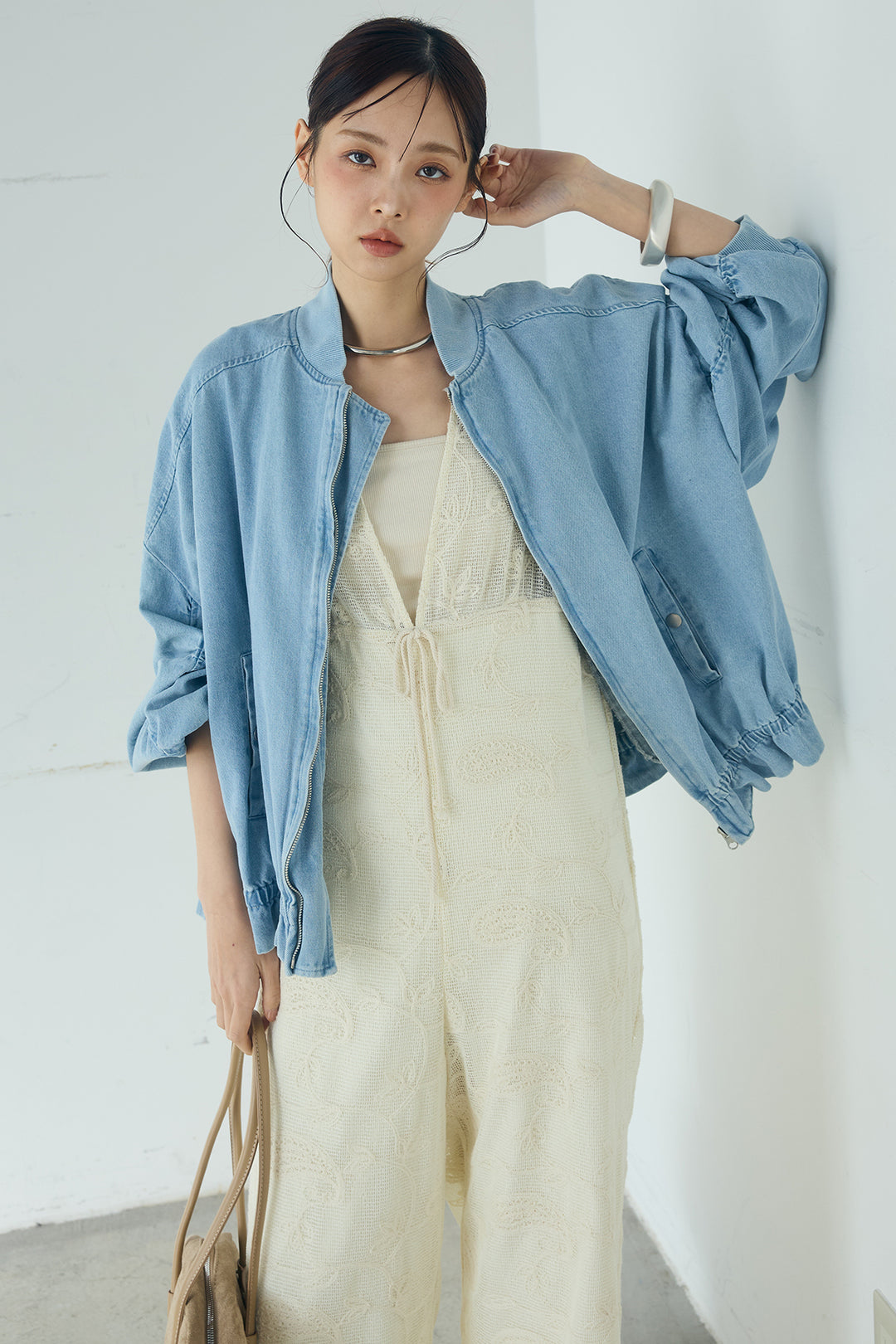 [SET]袖シャーリング裾フリルデニムブルゾン+レースサロペット(2set)