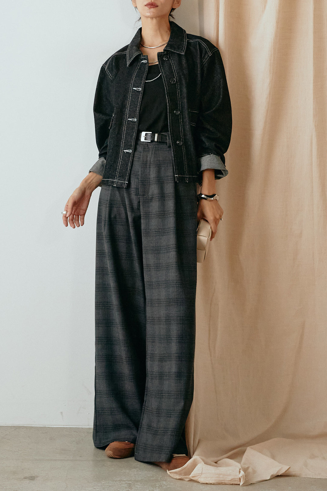 [SET]袖切りっぱなしデニムジャケット+フェイクレザーベルト付きタータンチェックパンツ(2set)