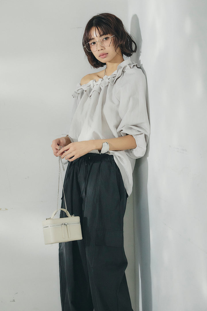 [SET]ネックフリルデザインブラウス+撥水ジョガーパンツ(2set)