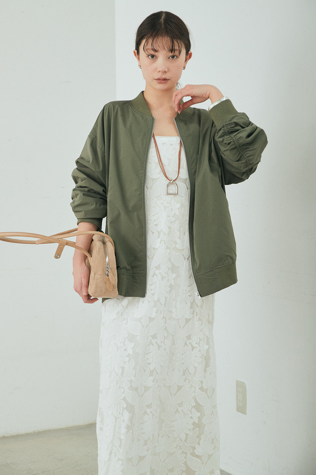 [SET]袖シャーリングオーバーサイズMA1+総レースキャミワンピース(2set)