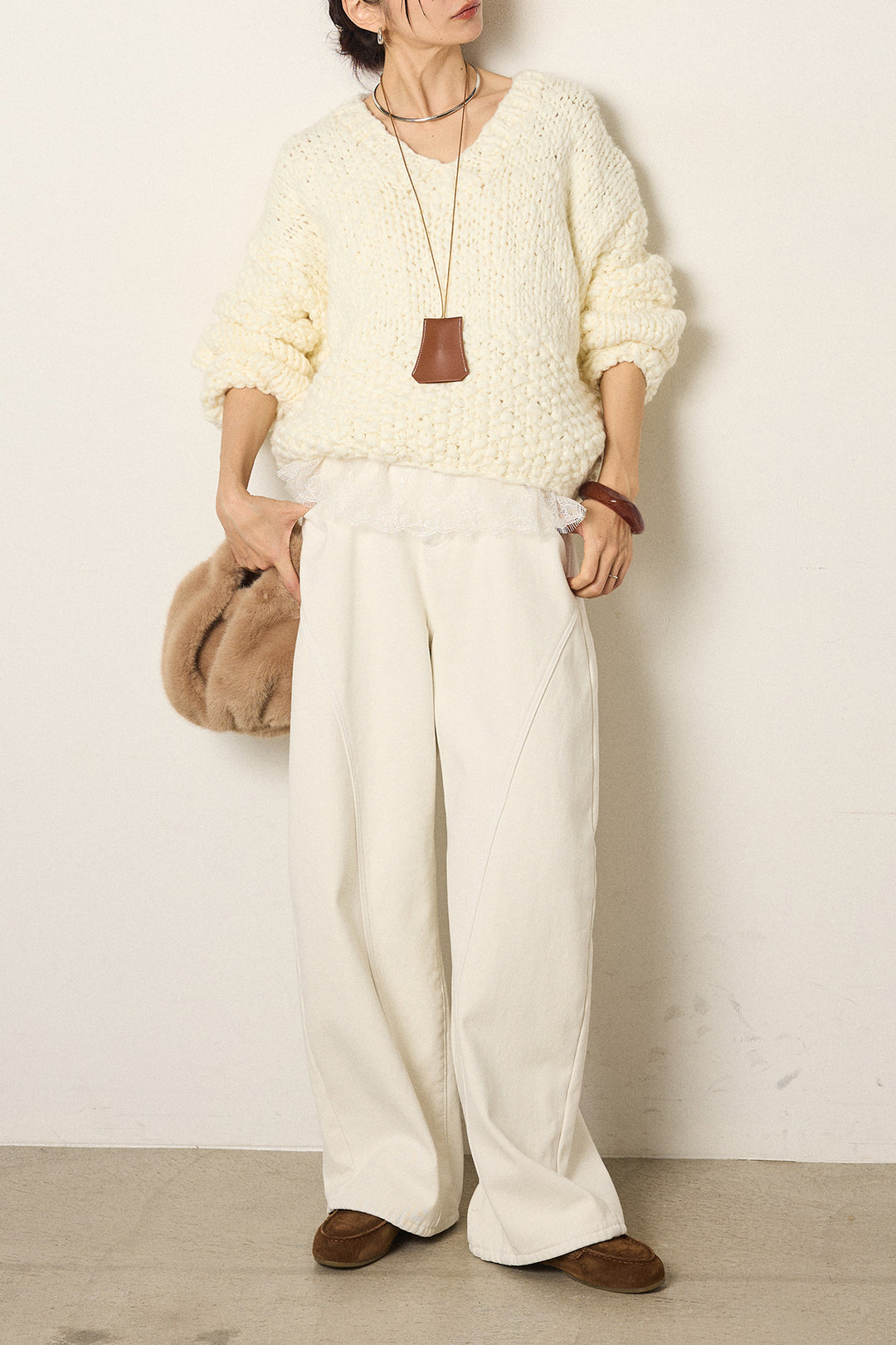 [SET]Vネックハンド編みニットトップス+ベルト付きカジュアルカーブワイドパンツ+レース切り替えキャミソール(3set)