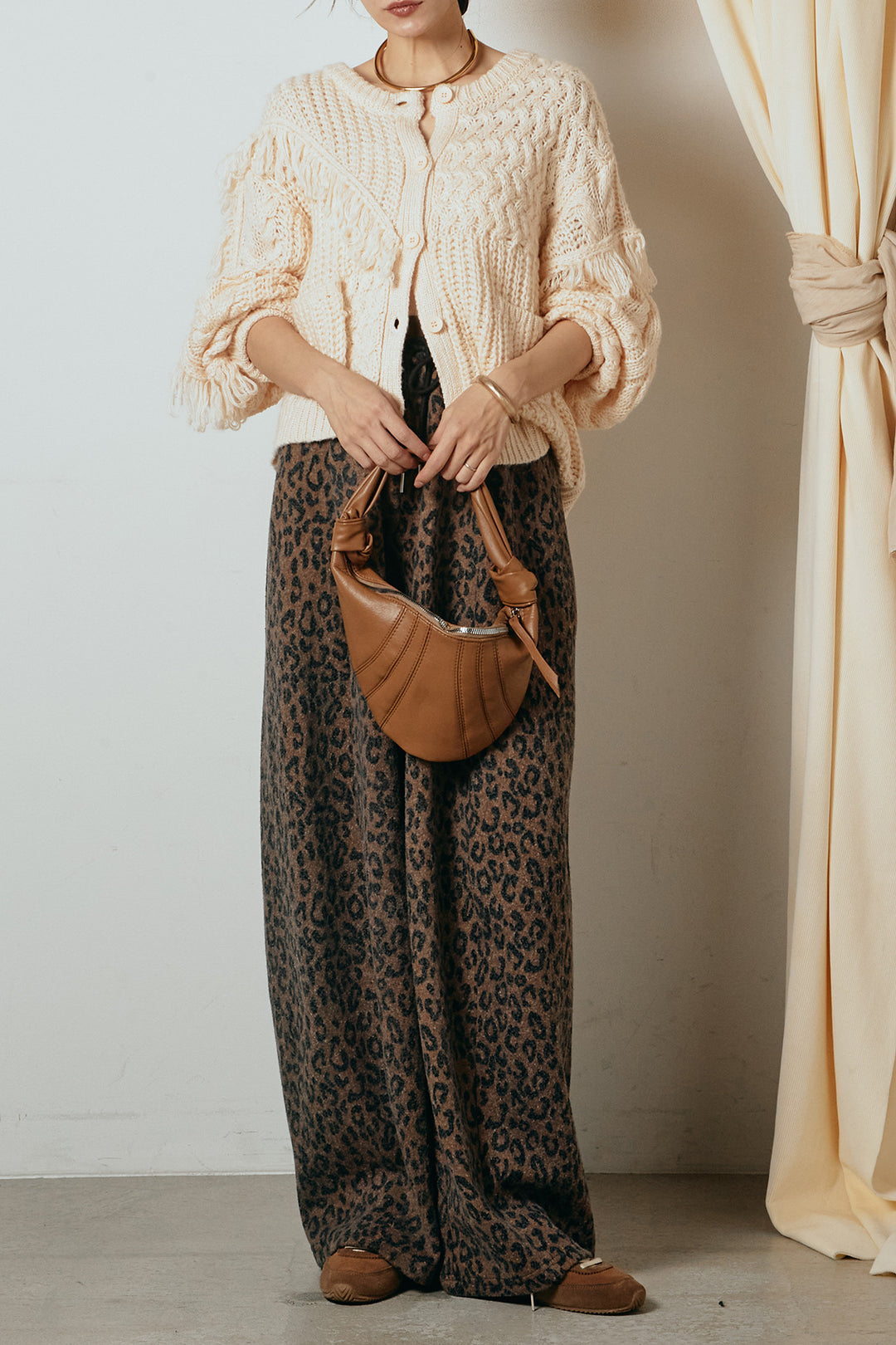 [SET]ランダムフリンジニットカーディガン+リラックスレオパード柄ワイドパンツ(2set)