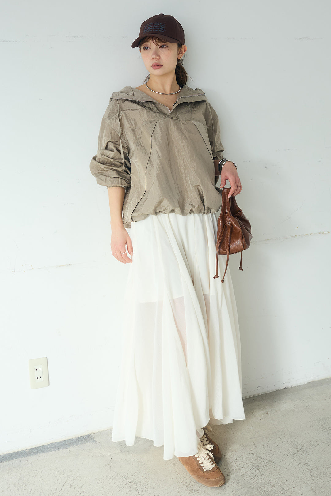 [SET]ナイロンフーディーブルゾンアウター+シアーフリルキャミワンピース(2set)