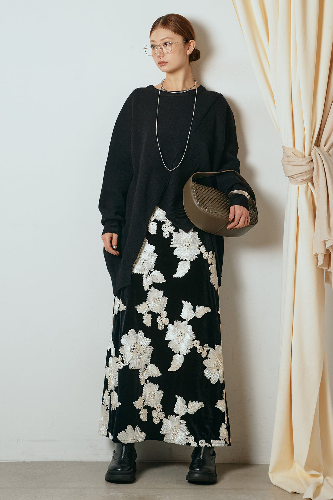 [SET]アシンメトリーデザインニットトップス+フラワー刺繍ワイドスカート(2set)