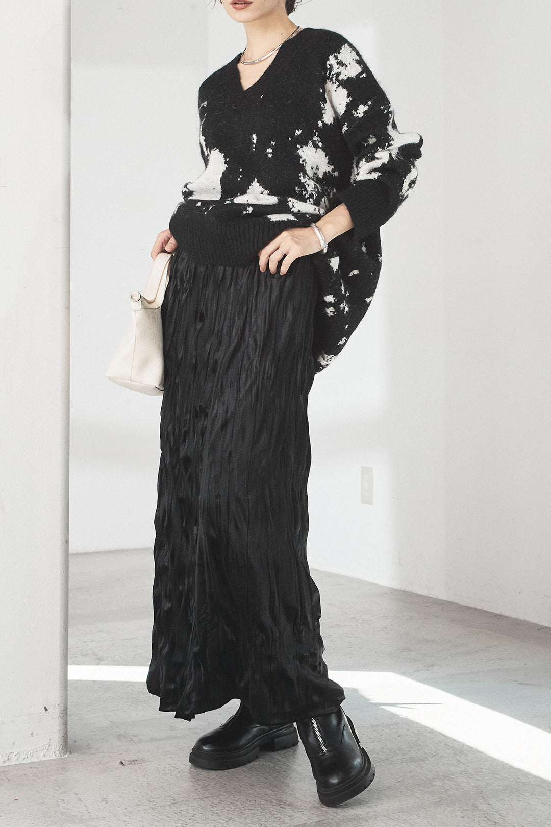 [SET]アブストラクト柄ニットプルオーバー+ベロアロングプリーツスカート(2set)