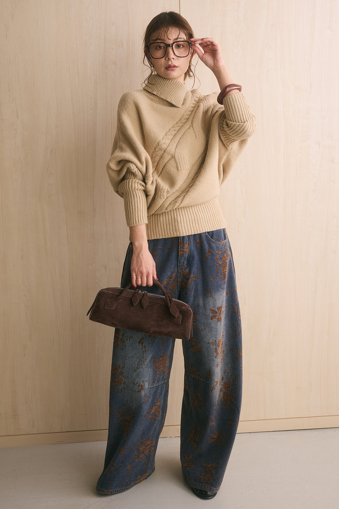[SET]アシメカラーボタンケーブルニット+フラワーモチーフ刺繍カーブデニム(2set)