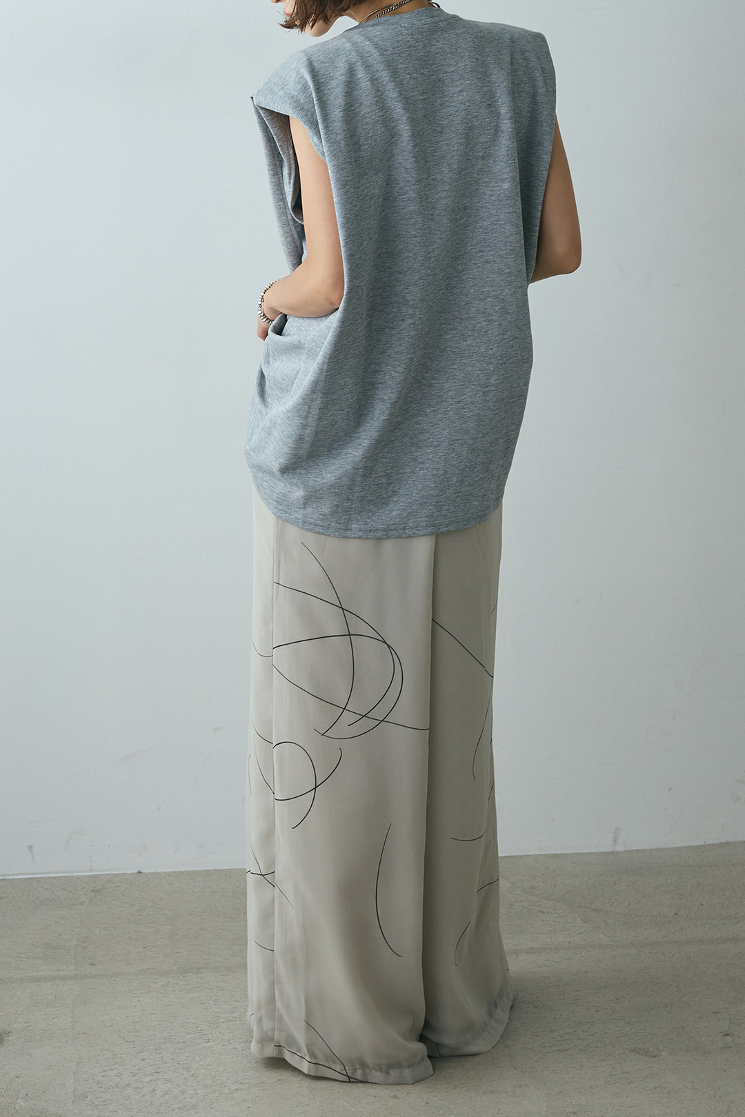 [SET]ノースリーブフロントツイストTシャツ+ニュアンスライン柄ワイドパンツ(2set)