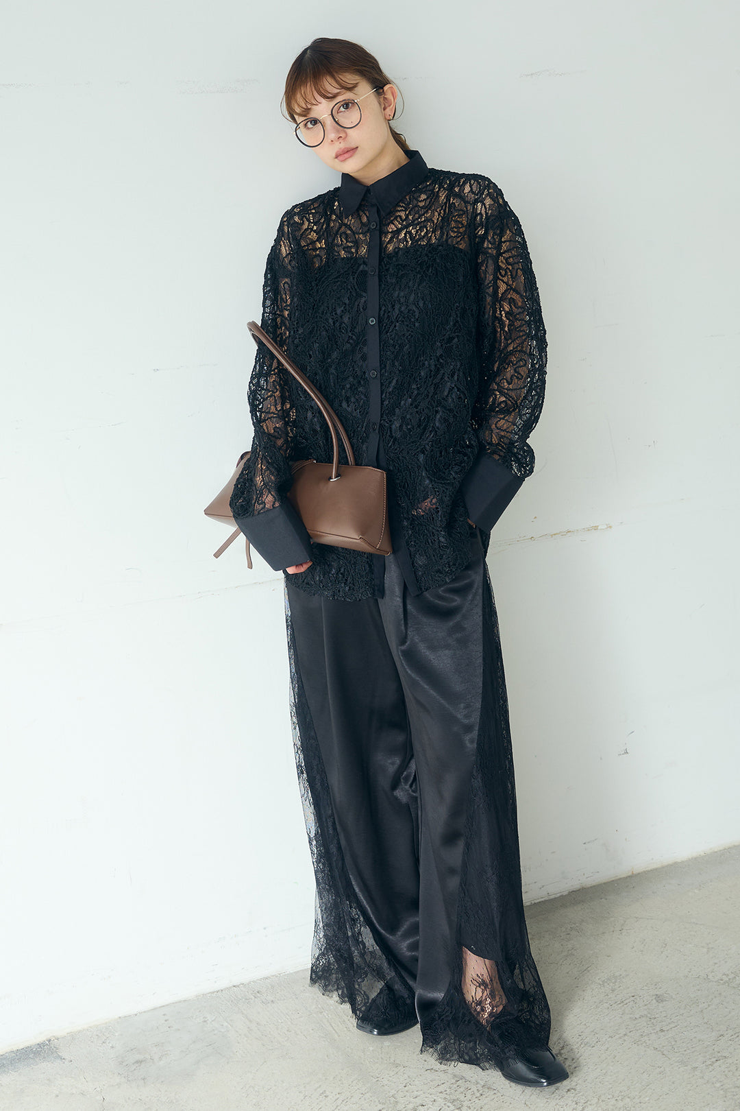 [SET]刺繍レースオーバーサイズシャツ+サテンレース切り替えタックパンツ(2set)