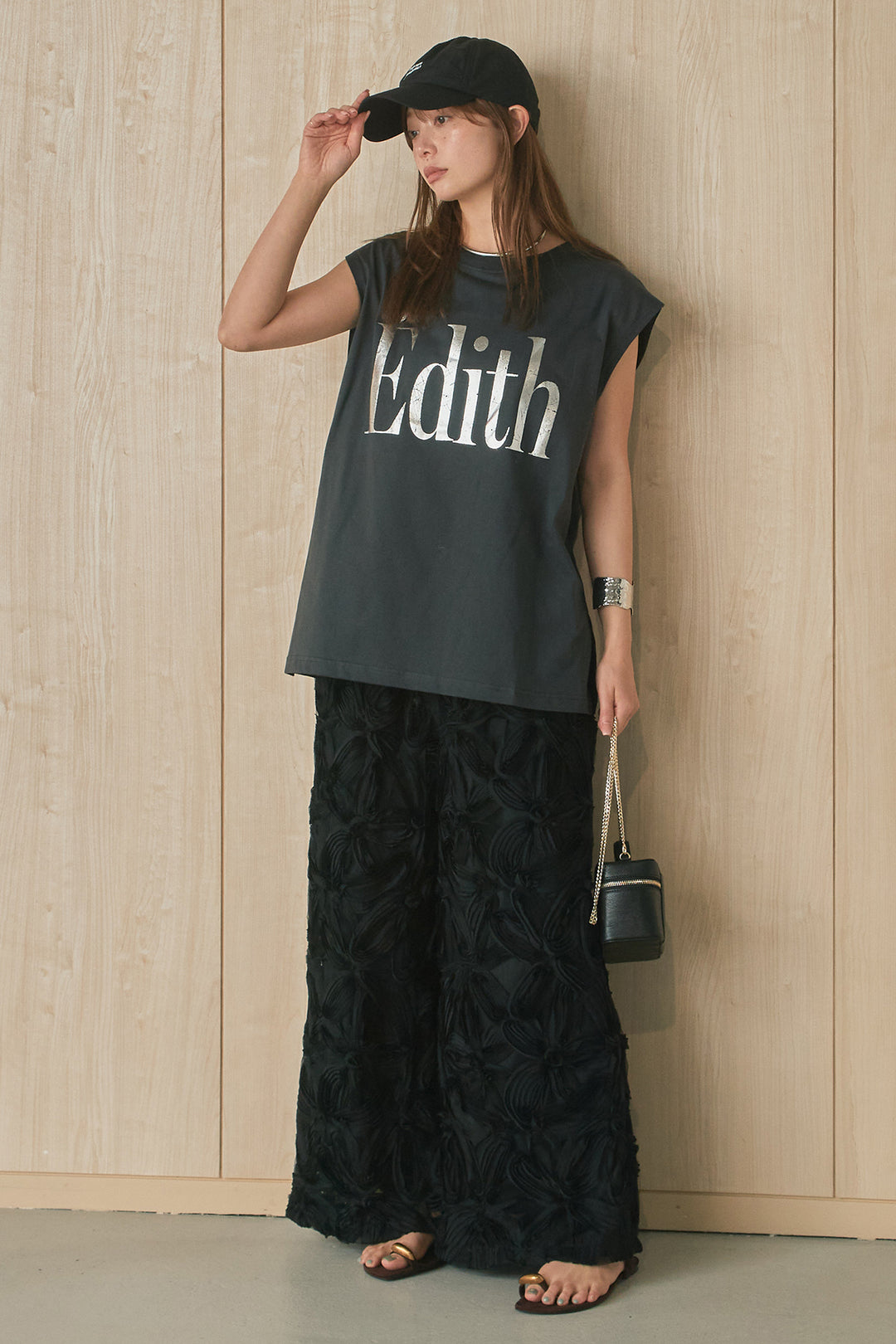 [SET]箔ロゴプリントノースリーブTシャツ+立体レースストレートパンツ(2set)
