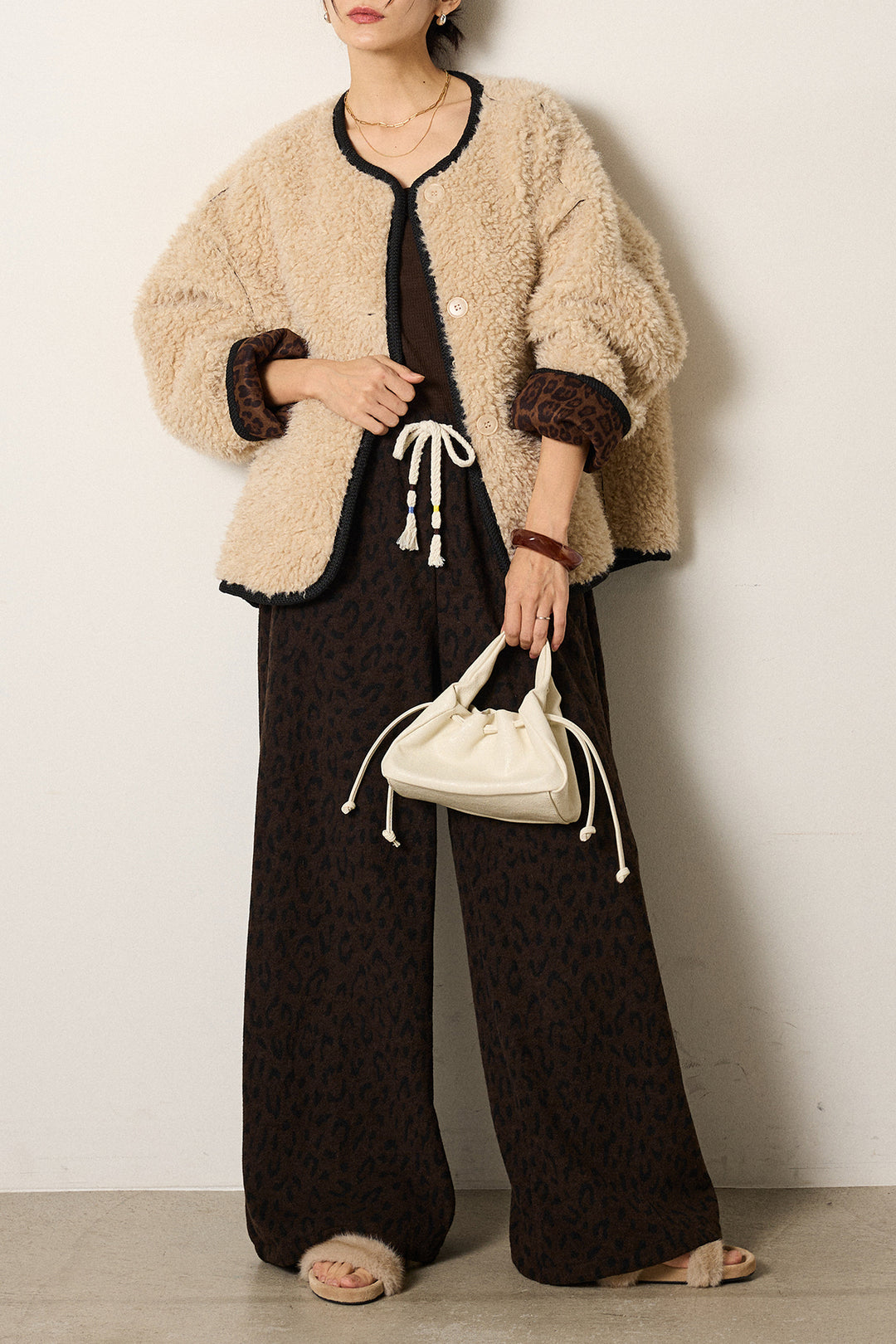 [SET]ノーカラー裏地レオパードボアアウター+レオパードジャガードニットパンツ(2set)