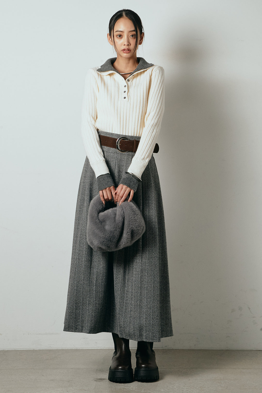 [SET]レイヤード風リブニットトップス+太ベルト付きヘリンボーンプリーツスカート(2set)