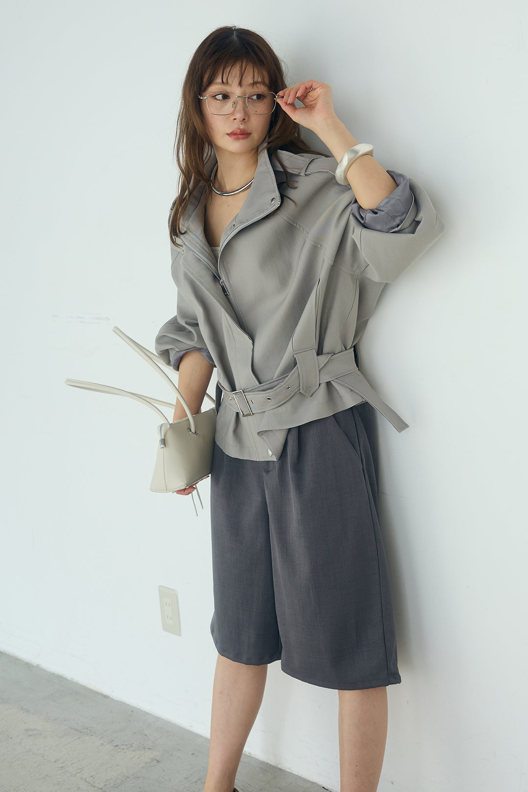 [SET]ベルト付きスタンドネックアウター+ツイルタックハーフパンツ(2set)