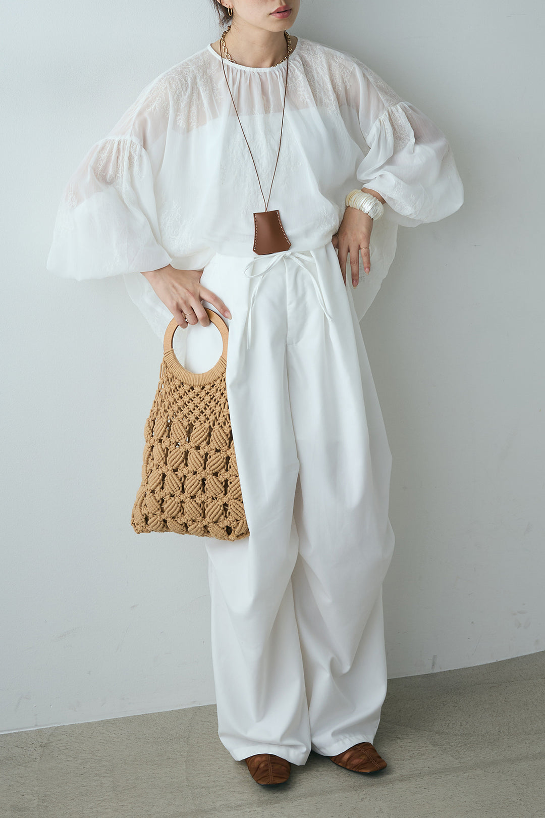 [SET]レース刺繍シアーブラウス+デザインタックパンツ(2set)